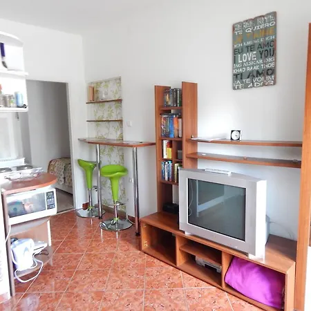 Apartament B12