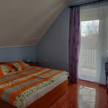 B12 Apartament *